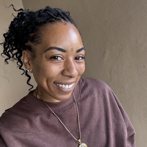 Alana, an In Hand Reviews creator